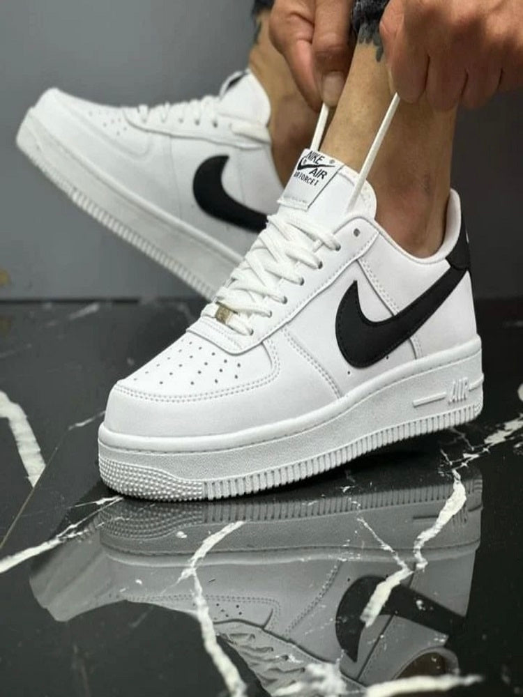 l.Air Force Alb Negru